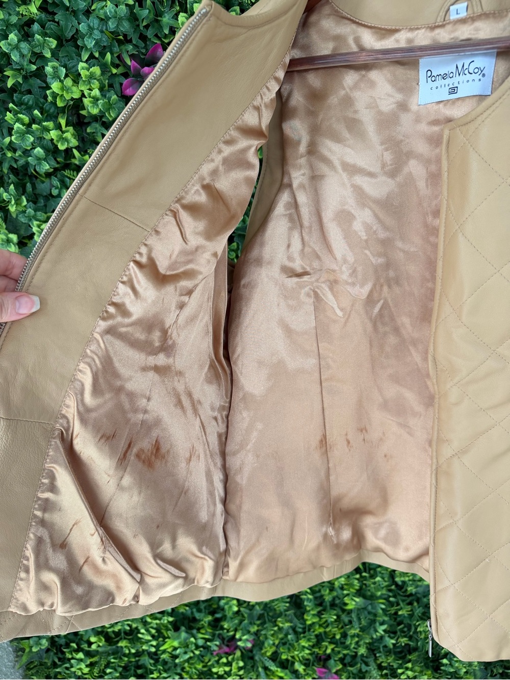 Pamela McCoy Genuine Leather Quilted Vest Size L Tan Beige Zip Front - Picture 8 of 11